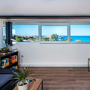 Lakovich Sea View Apartament